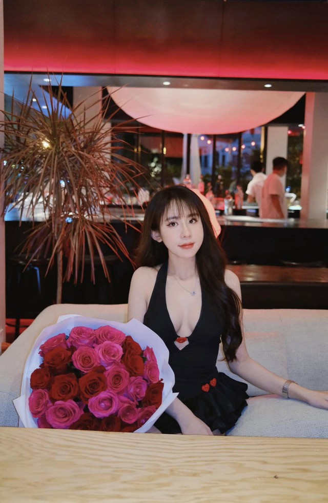 Nữ cơ thủ buông lời "thả thính" ngọt ngào, fan nam "phát tín hiệu" vượt mức chịu đựng- Ảnh 2. Nữ cơ thủ buông lời "thả thính" ngọt ngào, fan nam "phát tín hiệu" vượt mức chịu đựng- Ảnh 2.
