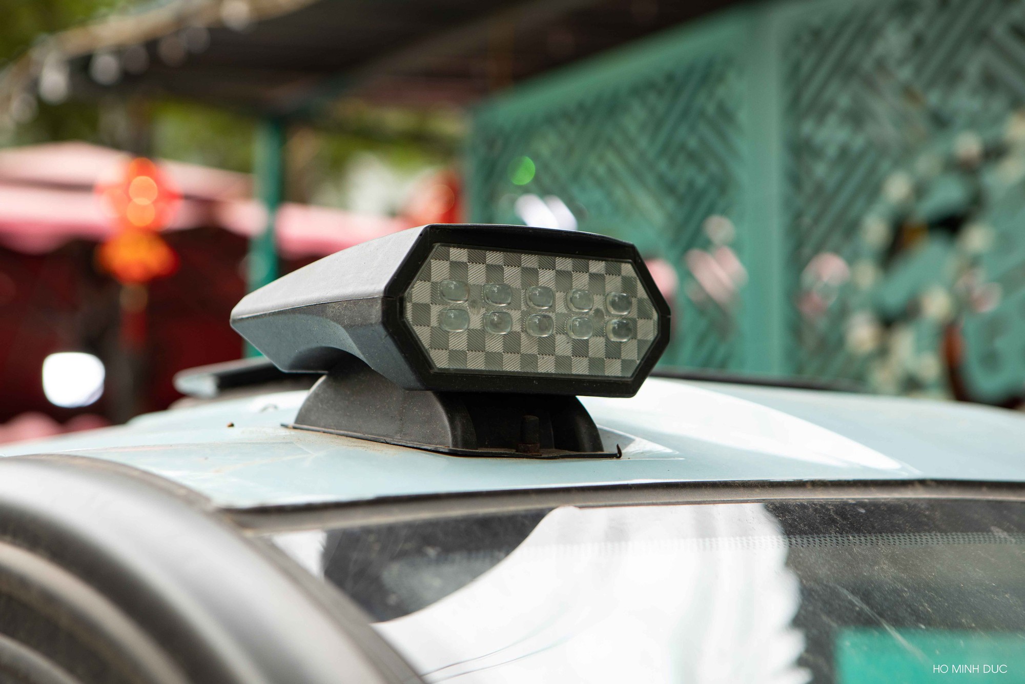 Xuất hiện ở Hà Nội chiếc ô tô mang biển vàng ngang giá Honda Air Blade: Có gì tiện nghi, đi nhanh cỡ nào?- Ảnh 17.