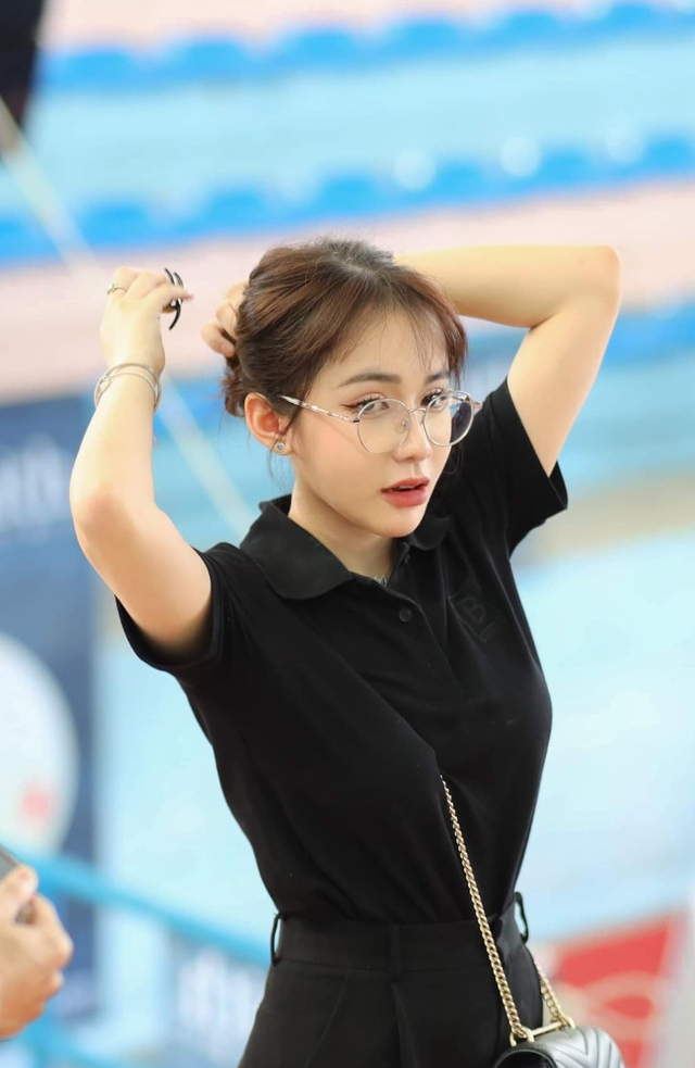 Nữ cơ thủ buông lời "thả thính" ngọt ngào, fan nam "phát tín hiệu" vượt mức chịu đựng- Ảnh 1. Nữ cơ thủ buông lời "thả thính" ngọt ngào, fan nam "phát tín hiệu" vượt mức chịu đựng- Ảnh 1.