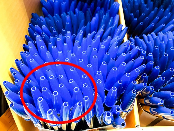 Nắp bút bi và bí mật về chiếc lỗ nhỏ giúp triệu trẻ em thoát chết, cả đời dùng bút cũng không ngờ tới- Ảnh 3.