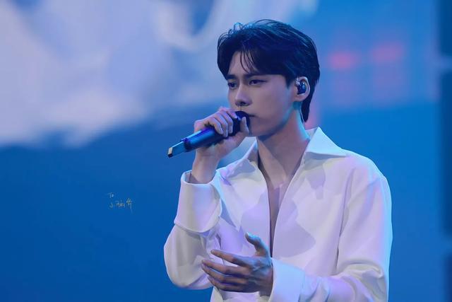 Dàn sao thi nhau “hồi sinh” sau bê bối: "Đỉnh lưu” quỳ gối xin lỗi, đối thủ Chipu chiếm vị trí Center - Ảnh 6.