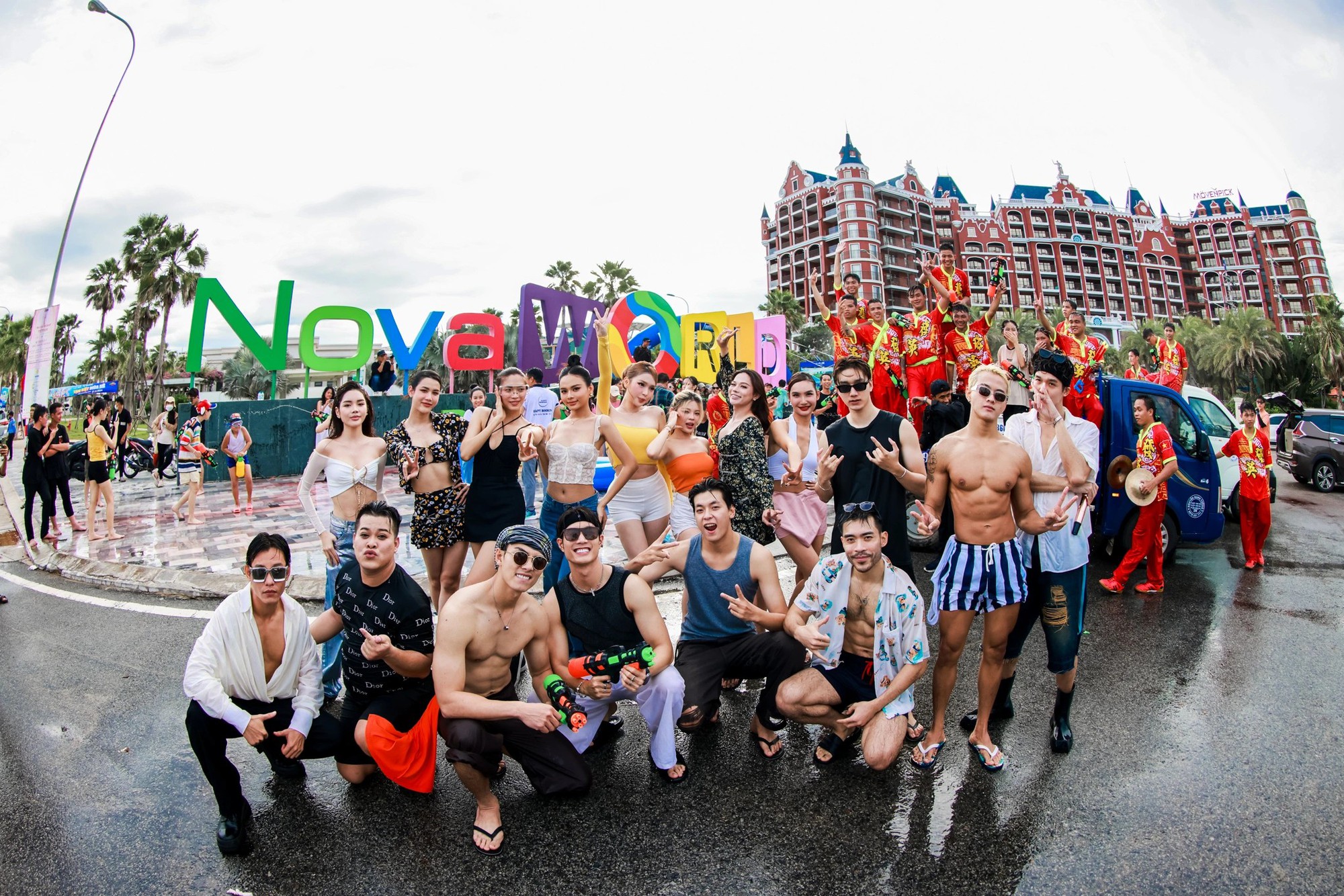 Summer Fest 2025: Đánh thức giác quan, bùng nổ cảm xúc tại “Thành phố triệu niềm vui”- Ảnh 4. Summer Fest 2025: Đánh thức giác quan, bùng nổ cảm xúc tại “Thành phố triệu niềm vui”- Ảnh 4.