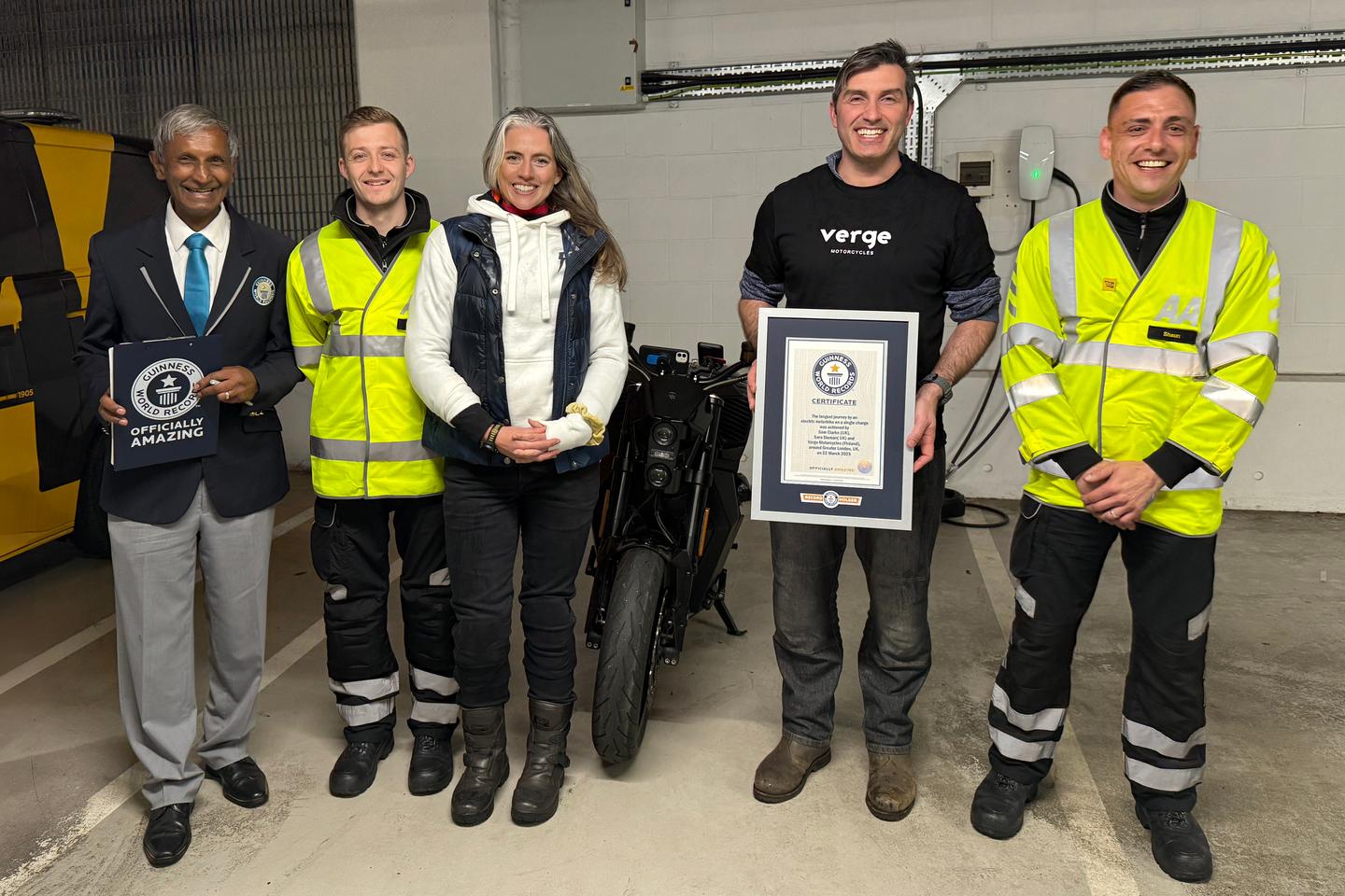 Xe điện Phần Lan đi 310km/sạc lập kỷ lục Guinness: Hóa ra kém hơn 'bác Grab nào đó' đi xe người Việt làm?- Ảnh 7.