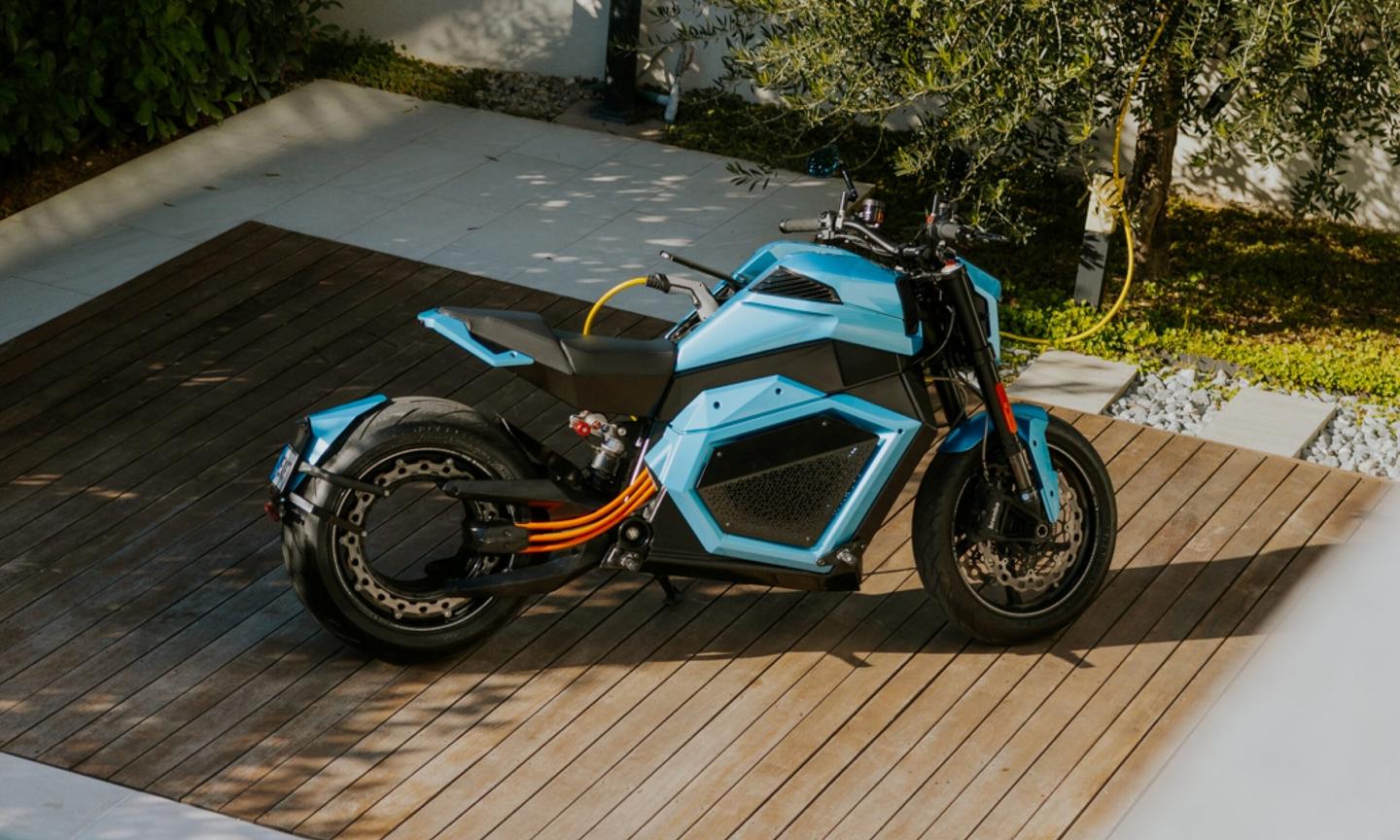 Xe điện Phần Lan đi 310km/sạc lập kỷ lục Guinness: Hóa ra kém hơn 'bác Grab nào đó' đi xe người Việt làm?- Ảnh 2.