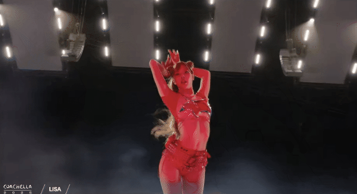 Nữ ca sĩ đỉnh nhất Coachella “đá xoáy” Jennie và Lisa hát nhép?- Ảnh 2.