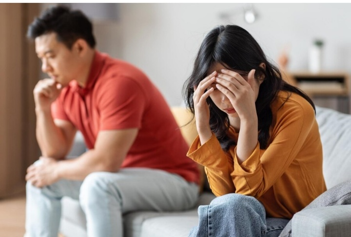 Giữ hay bán vàng? Một tuần thị trường "đảo điên" khiến không ít gia đình từ bình yên thành… căng như dây đàn- Ảnh 1. Giữ hay bán vàng? Một tuần thị trường "đảo điên" khiến không ít gia đình từ bình yên thành… căng như dây đàn- Ảnh 1.