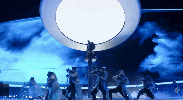 Lisa xuống phong độ tại Coachella tuần 2, loạt sự cố gây thót tim!- Ảnh 1.