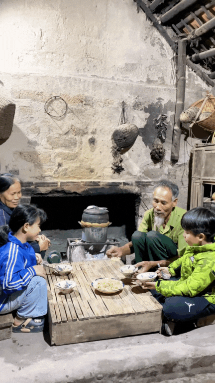 2,4 triệu người xem Lão Nông nấu món xôi quê đậm vị dân dã: Vì sao ai cũng "mê" những bữa cơm quê?- Ảnh 2.