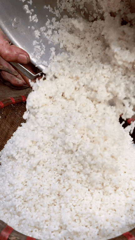 2,4 triệu người xem Lão Nông nấu món xôi quê đậm vị dân dã: Vì sao ai cũng "mê" những bữa cơm quê?- Ảnh 7.