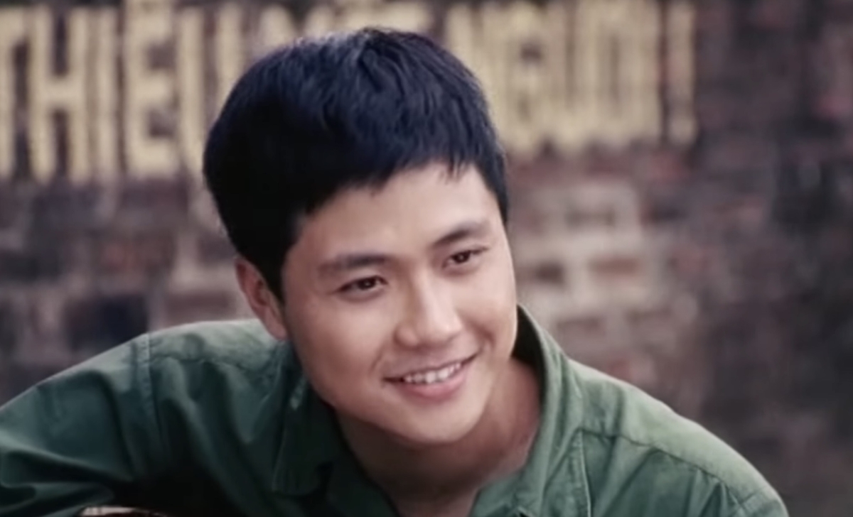 Diễn viên "Mùi cỏ cháy" sau 14 năm giờ là "nam thần" đình đám màn ảnh, thủ khoa đầu vào đại học- Ảnh 1. Diễn viên "Mùi cỏ cháy" sau 14 năm giờ là "nam thần" đình đám màn ảnh, thủ khoa đầu vào đại học- Ảnh 1.