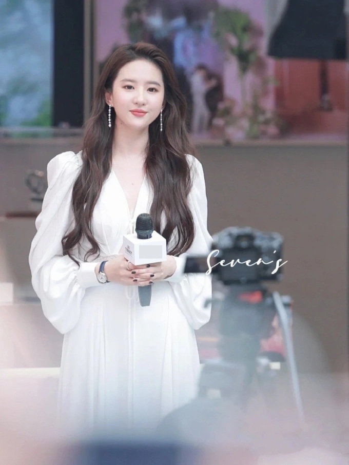 Những món chống rụng tóc, kích thích mọc tóc con được Lưu Diệc Phi vô cùng ưu ái- Ảnh 3. Những món chống rụng tóc, kích thích mọc tóc con được Lưu Diệc Phi vô cùng ưu ái- Ảnh 3.