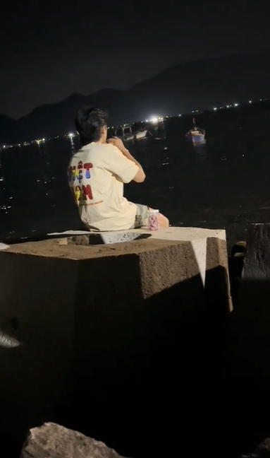 Sốt ruột nhất lúc này: "Khối trưởng khối đạp xe" đi mãi chưa đến TP.HCM, cứ thấy giao lưu văn nghệ, ngắm biển chill chill- Ảnh 4. Sốt ruột nhất lúc này: "Khối trưởng khối đạp xe" đi mãi chưa đến TP.HCM, cứ thấy giao lưu văn nghệ, ngắm biển chill chill- Ảnh 4.
