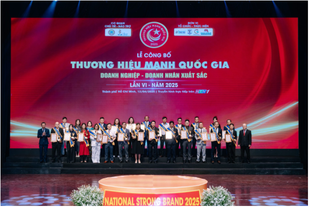 Nệm Jumiking đạt giải thưởng Thương hiệu mạnh quốc gia 2025- Ảnh 3.