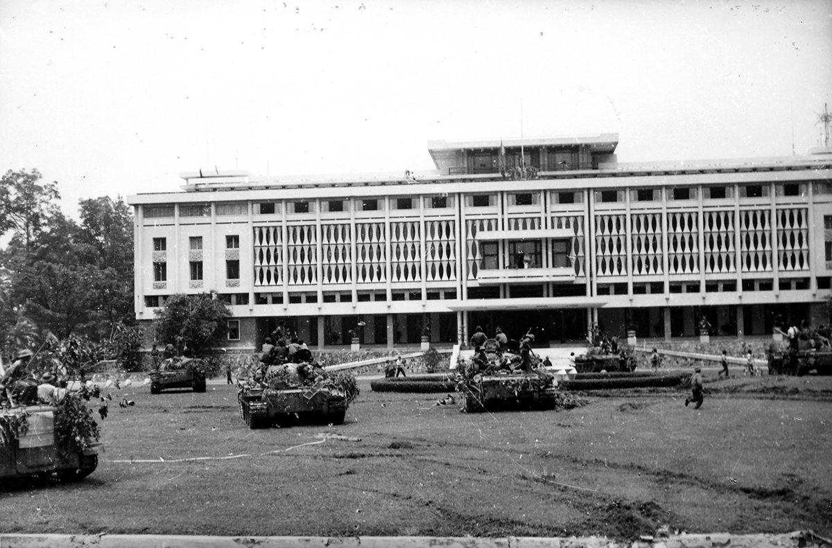 Những "anh hùng vô danh” ngày thống nhất: Hân hoan trở thành người chỉ đường rồi lặng lẽ biến mất trong biển người- Ảnh 2.