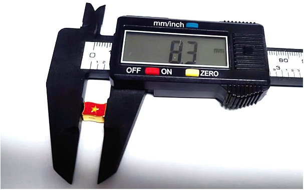 Charm vàng trang sức phong thuỷ hình lá cờ Việt Nam dịp 30/4 khiến người dân yêu thích đón nhận- Ảnh 2. Charm vàng trang sức phong thuỷ hình lá cờ Việt Nam dịp 30/4 khiến người dân yêu thích đón nhận- Ảnh 2.