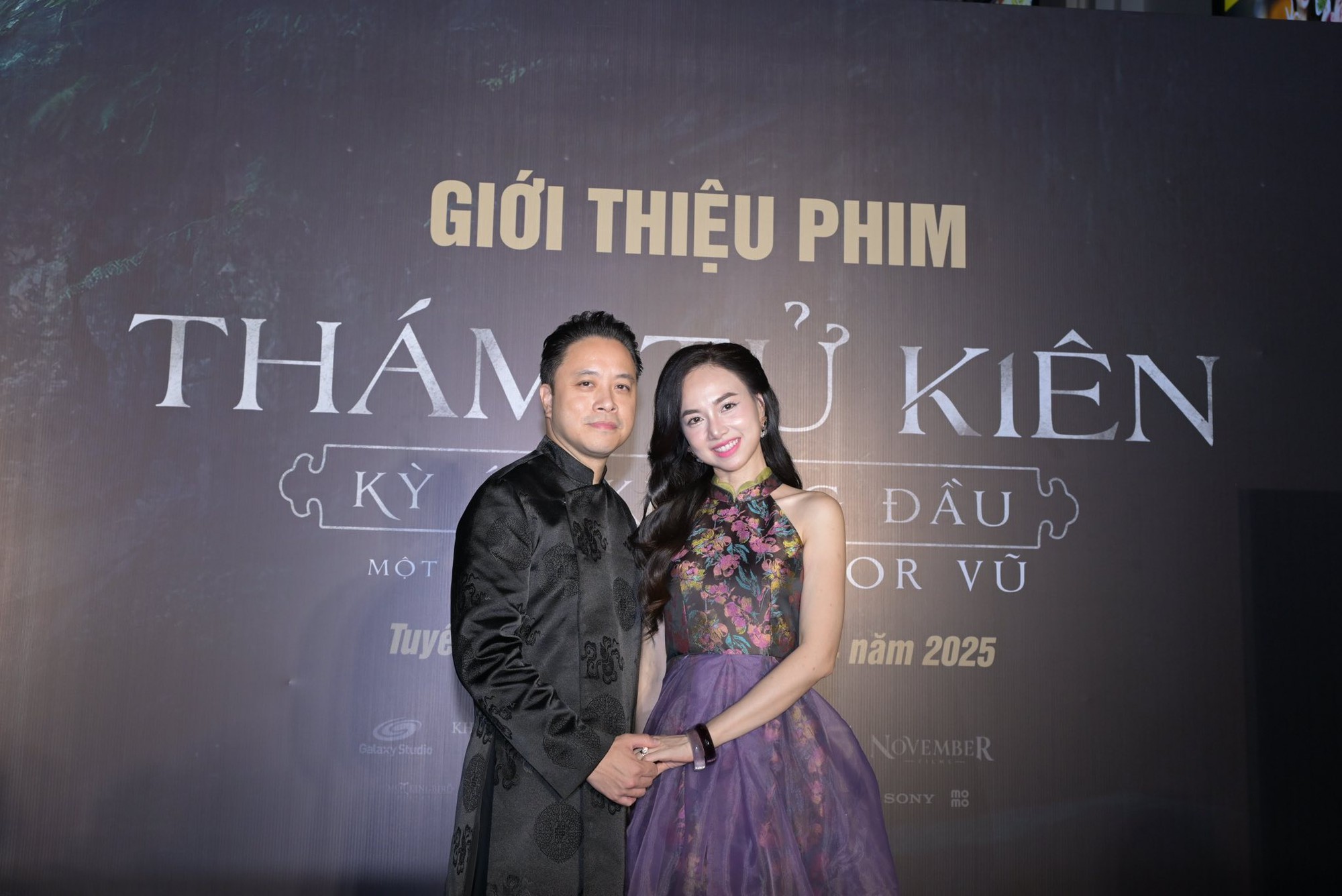 Đạo diễn "Thám tử Kiên": Siêu khó tính trên phim trường nhưng ngoài đời là người chồng chu đáo, người cha yêu con hết mực- Ảnh 1. Đạo diễn "Thám tử Kiên": Siêu khó tính trên phim trường nhưng ngoài đời là người chồng chu đáo, người cha yêu con hết mực- Ảnh 1.