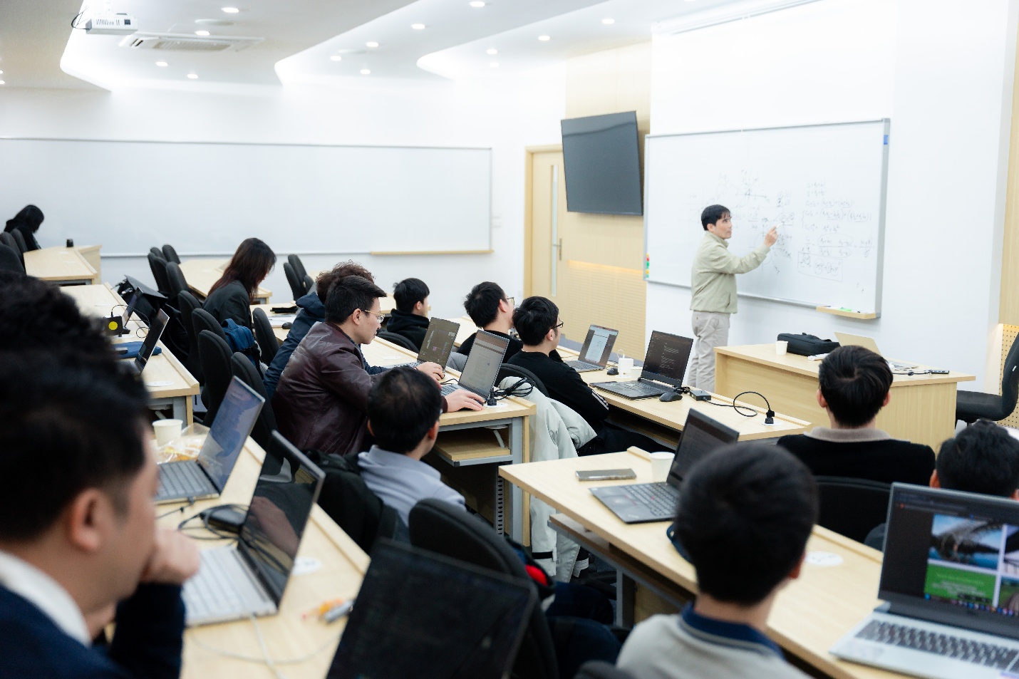 Hiếu PC: “Lập trình viên “dở” là lập trình viên không biết dùng AI”- Ảnh 3.