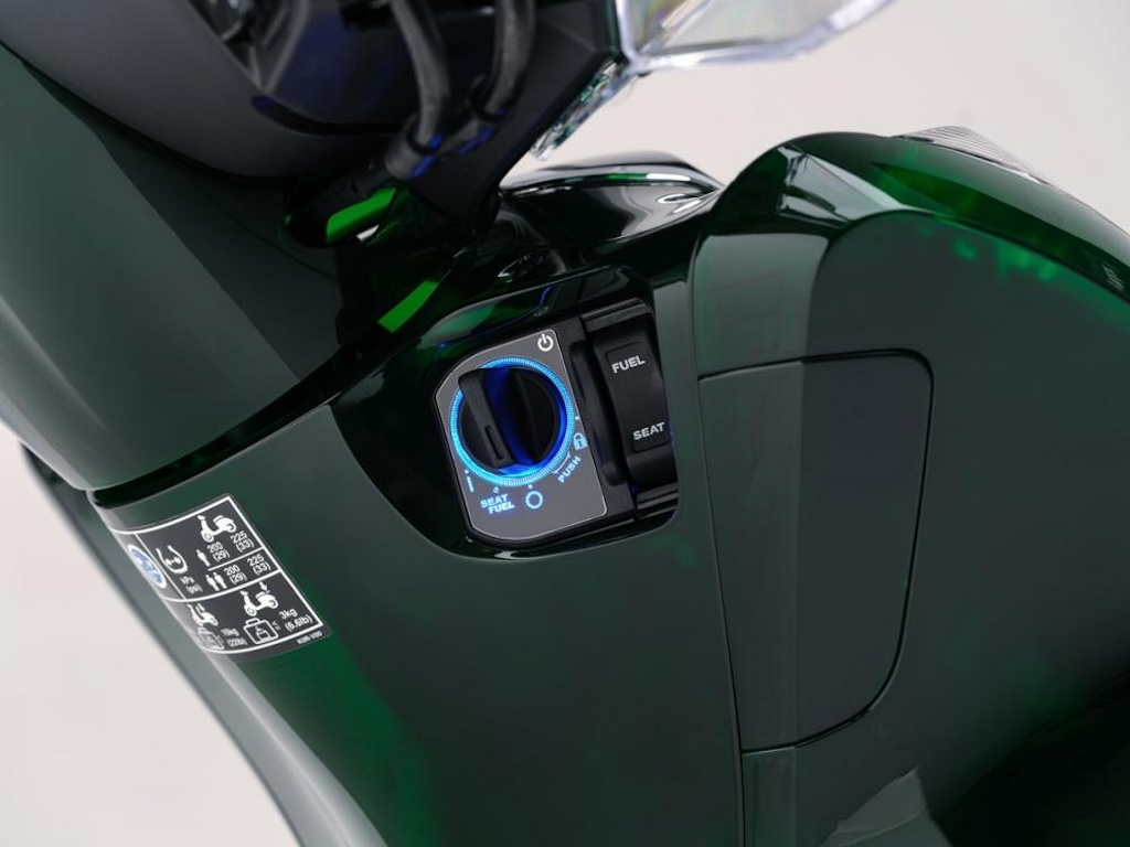 Xe tay ga đặc biệt của Honda nhận ưu đãi cực mạnh: Mua xe tặng bộ quà ngang giá một chiếc Vision- Ảnh 10.
