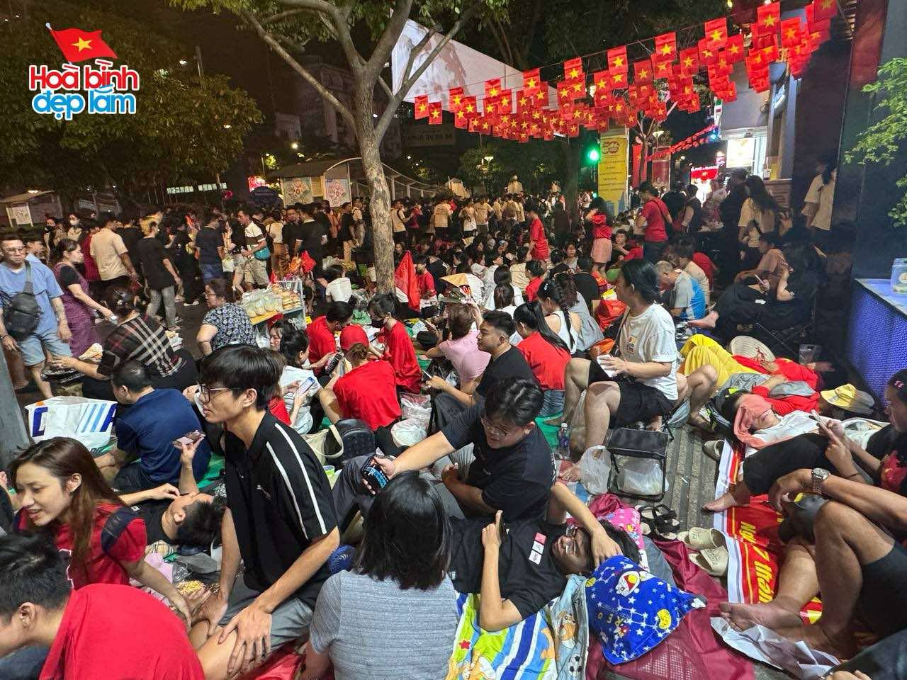 Hành động khó tin lúc 1h sáng của một cô gái trên đường Nguyễn Đình Chiểu (Quận 3): "Đỉnh quá!"- Ảnh 4.