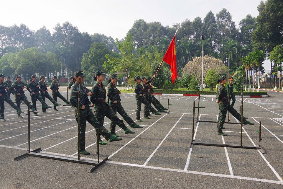 Nữ sĩ quan xinh đẹp kể về quá trình luyện tập dưới cái nắng 36 độ: Sợ nhất là động tác tưởng đơn giản này!- Ảnh 3.