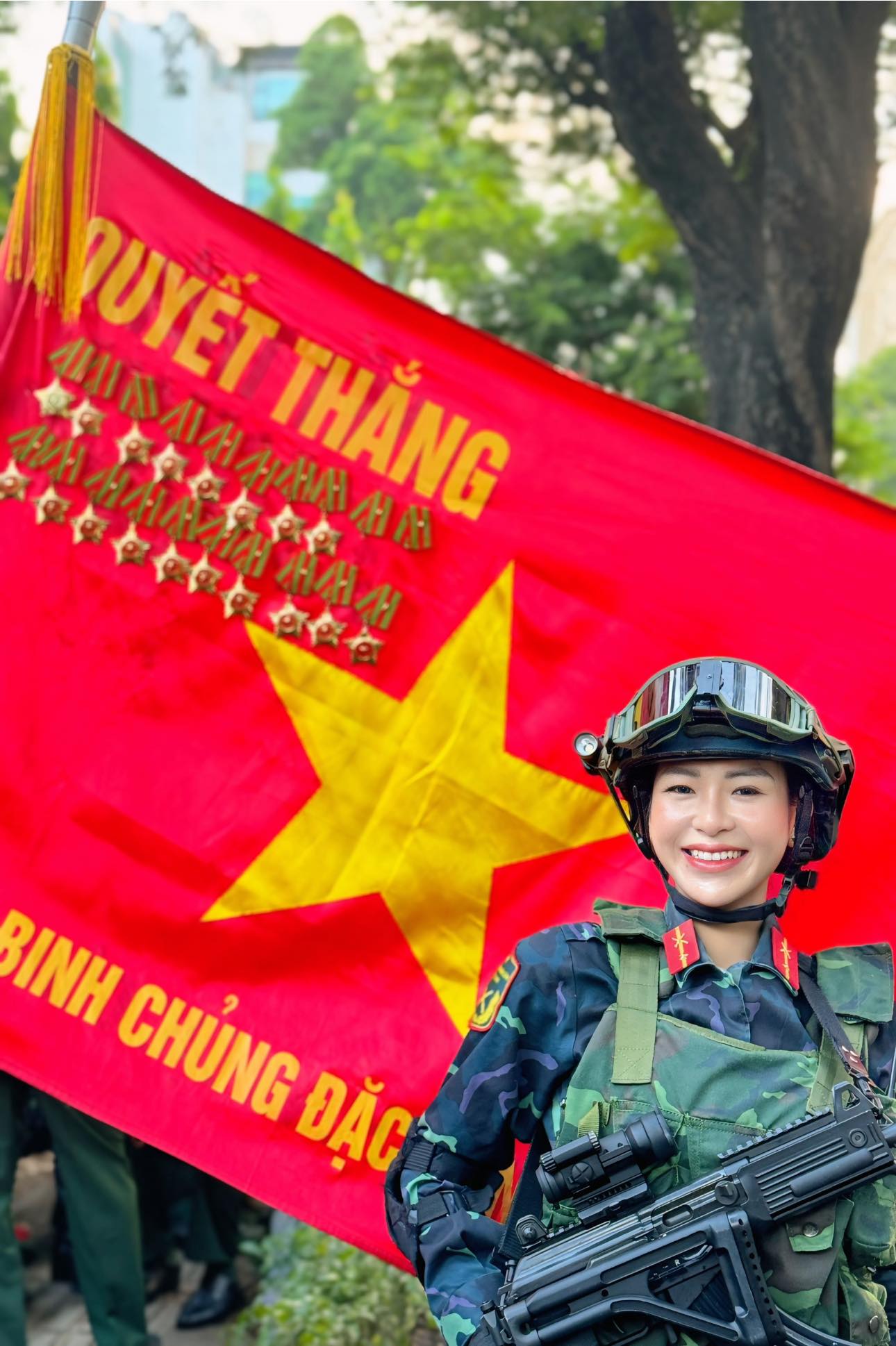 Nữ sĩ quan xinh đẹp kể về quá trình luyện tập dưới cái nắng 36 độ: Sợ nhất là động tác tưởng đơn giản này!- Ảnh 4.