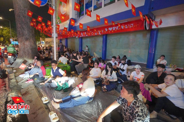 Hành động khó tin lúc 1h sáng của một cô gái trên đường Nguyễn Đình Chiểu (Quận 3): "Đỉnh quá!"- Ảnh 9.