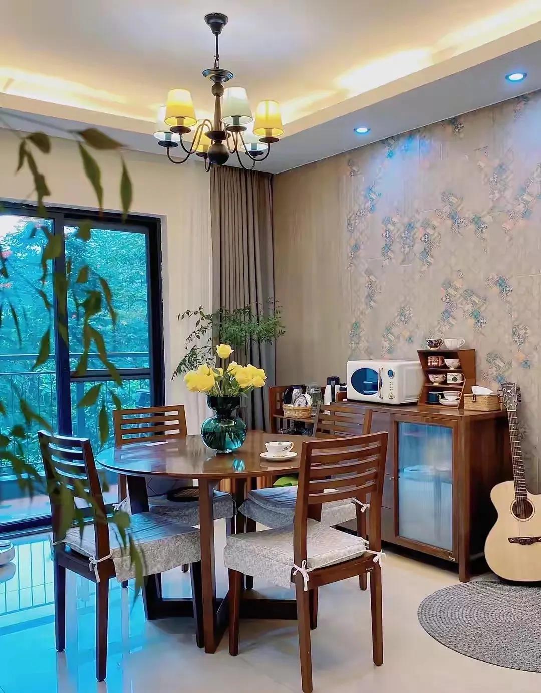 Ngôi nhà 150m² của người phụ nữ về hưu sạch đến mức dân mạng phải thốt lên "thật sự có người sống ở đây sao?"- Ảnh 3. Ngôi nhà 150m² của người phụ nữ về hưu sạch đến mức dân mạng phải thốt lên "thật sự có người sống ở đây sao?"- Ảnh 3.