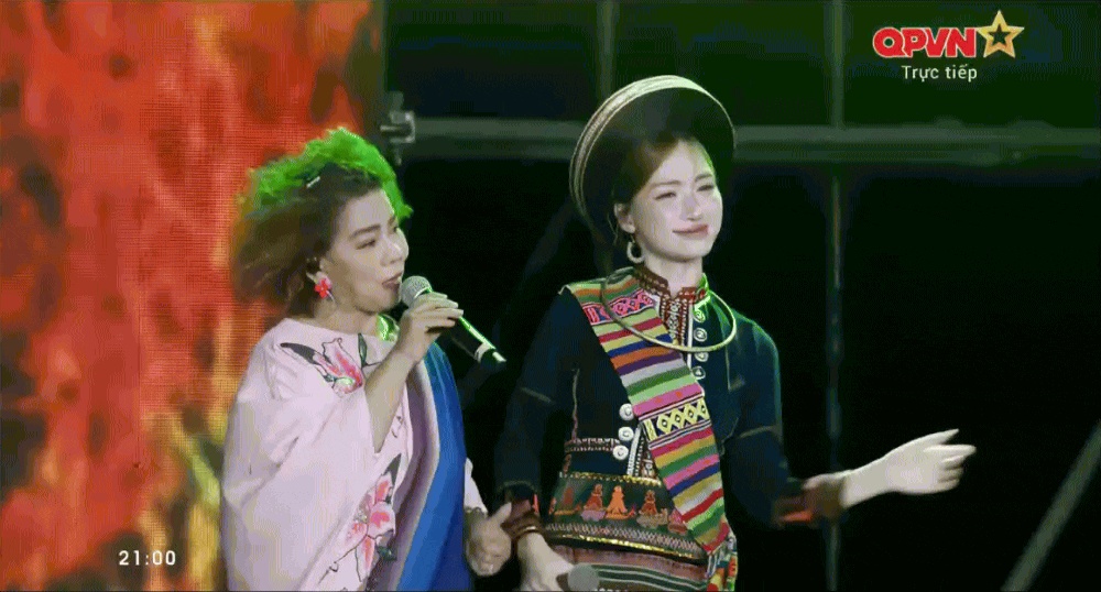 Màn kết hợp giữa NSND Thanh Hoa và Hòa Minzy được gọi “tuyệt tác song ca” 2 thế hệ, leo thẳng trending sau 4 ngày- Ảnh 1.