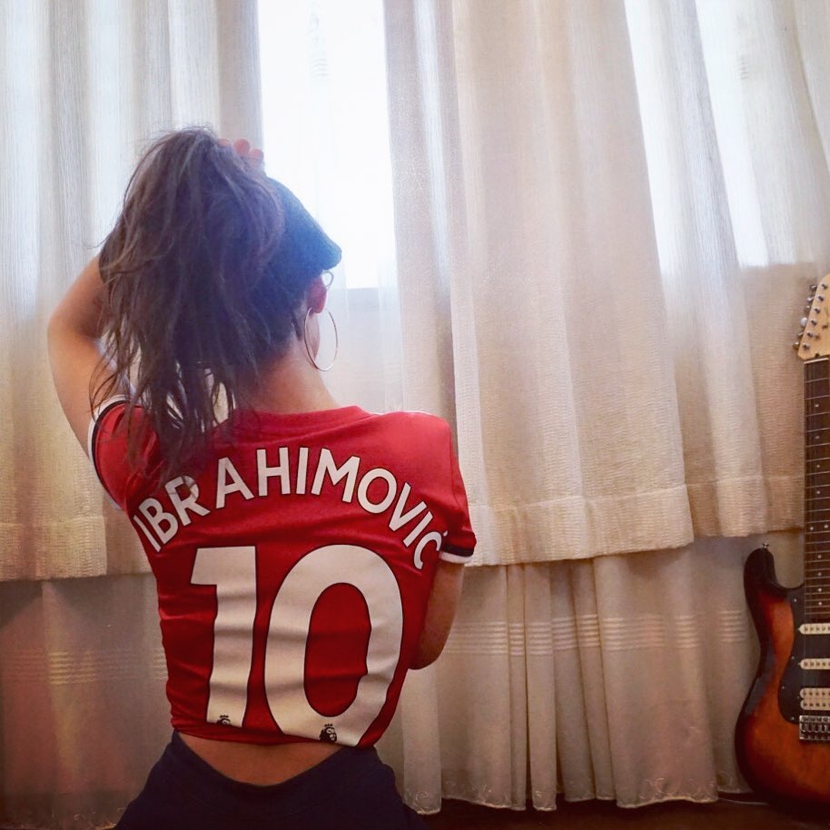 Cô cũng là fan của Manchester United Cô cũng là fan của Manchester United