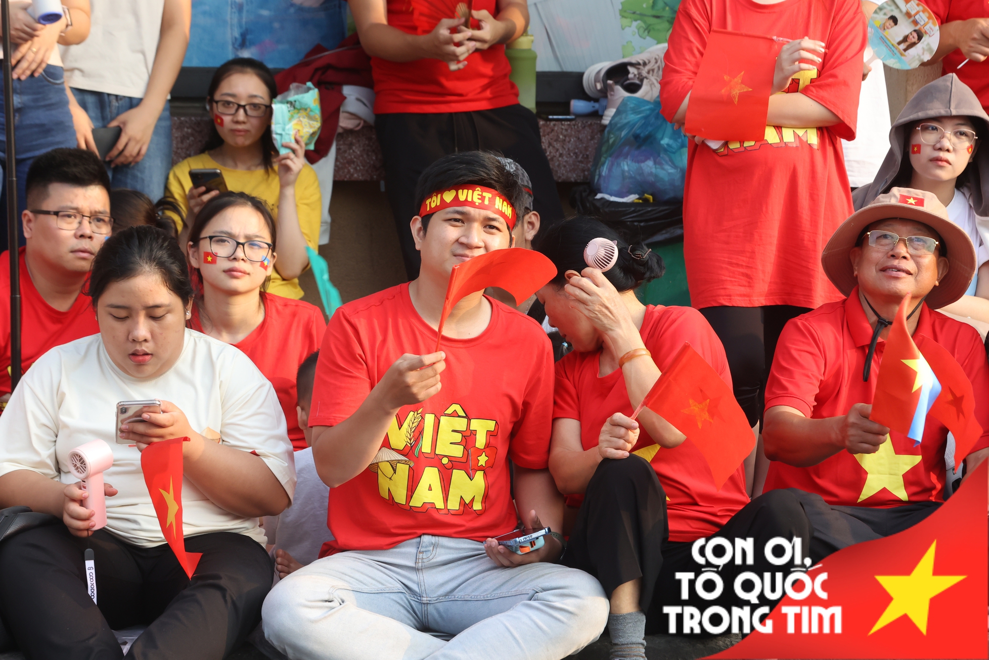 Đẹp biết bao nụ cười ngày thống nhất, những gương mặt rạng rỡ này sẽ viết tiếp trang sử đầy tự hào của dân tộc!- Ảnh 9.