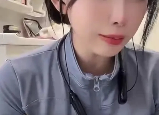 Nữ streamer thẳng thừng "combat" fan vì bị "xem chùa"- Ảnh 4.