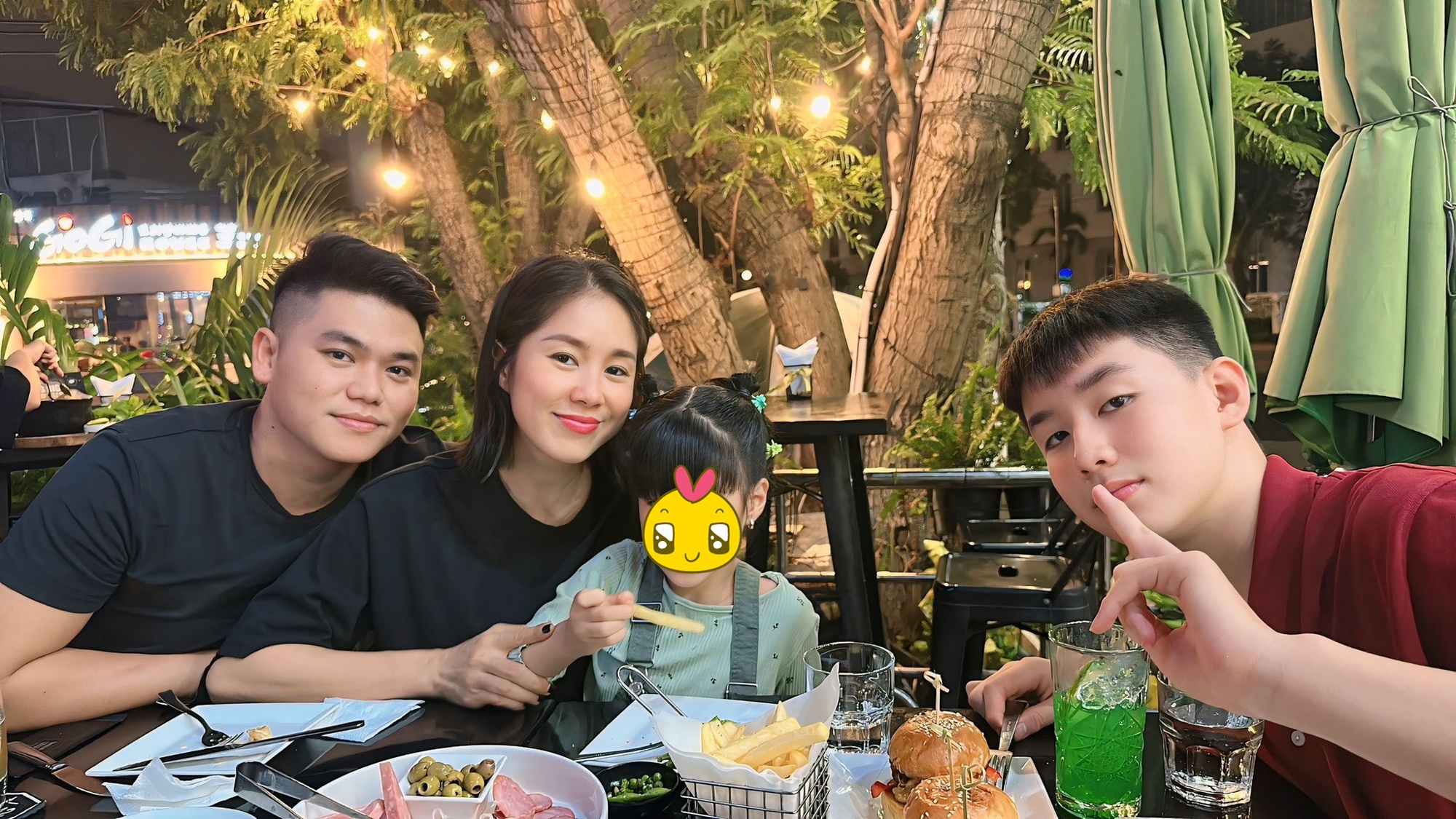 Sao Việt nghỉ lễ: Phương Oanh - shark Bình "trốn con" hẹn hò, Ngô Thanh Vân có động thái giữa tin bầu vượt mặt?- Ảnh 6.