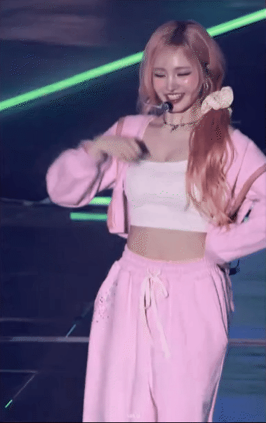 Mỹ nữ giọng hát lẫn nhan sắc đều vượt trội nhưng luôn lu mờ trước “công chúa Kpop”- Ảnh 6.