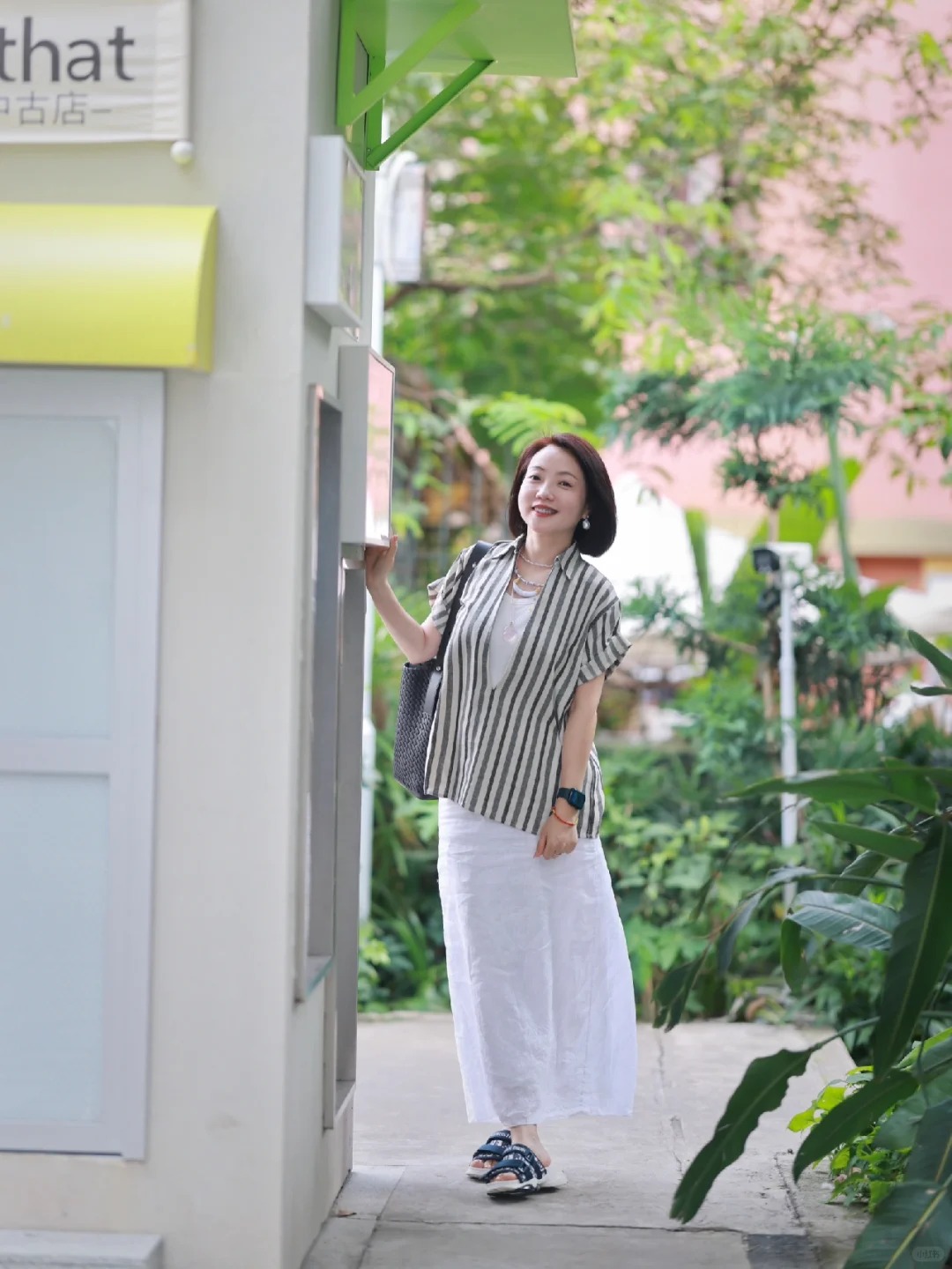 Phụ nữ trung niên mặc sơ mi thế nào để vừa sang, vừa cuốn hút?- Ảnh 9.