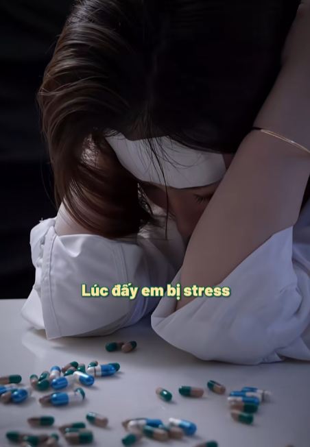 Tiểu Hý bất ngờ chia sẻ về quá khứ, nhắc hẳn một chuyện giấu kín về "C.B"- Ảnh 6. Tiểu Hý bất ngờ chia sẻ về quá khứ, nhắc hẳn một chuyện giấu kín về "C.B"- Ảnh 6.