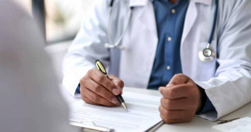 9 người trong 1 nhà bị ung thư, người đàn ông lo lắng hỏi bác sĩ "liệu bọn trẻ có thoát được bệnh hay không?"- Ảnh 4. 9 người trong 1 nhà bị ung thư, người đàn ông lo lắng hỏi bác sĩ "liệu bọn trẻ có thoát được bệnh hay không?"- Ảnh 4.