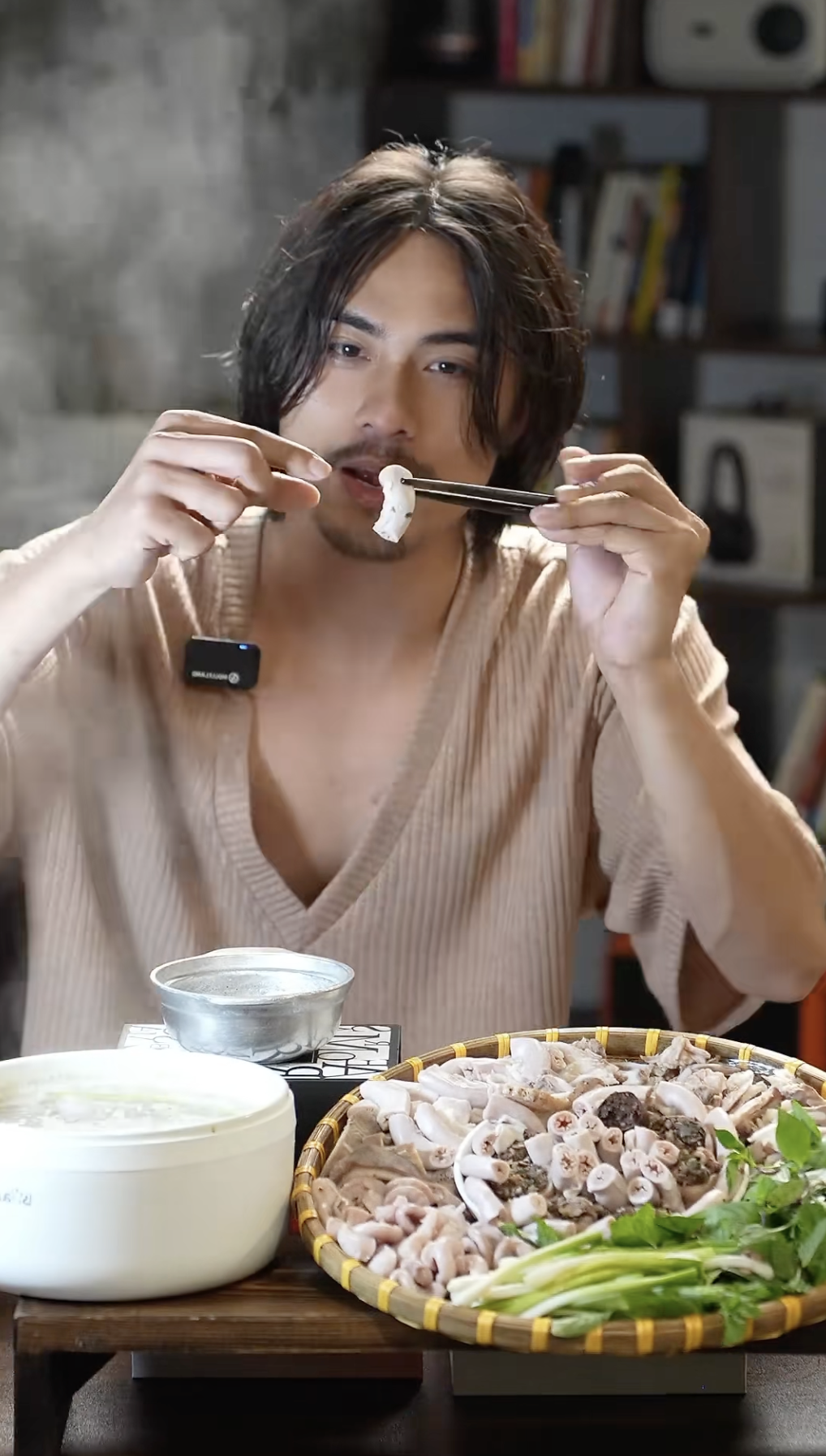 Hàng loạt video ăn lòng se điếu của người nổi tiếng bất ngờ viral trên TikTok, Tina Thảo Thi cũng bị réo tên- Ảnh 7. Hàng loạt video ăn lòng se điếu của người nổi tiếng bất ngờ viral trên TikTok, Tina Thảo Thi cũng bị réo tên- Ảnh 7.