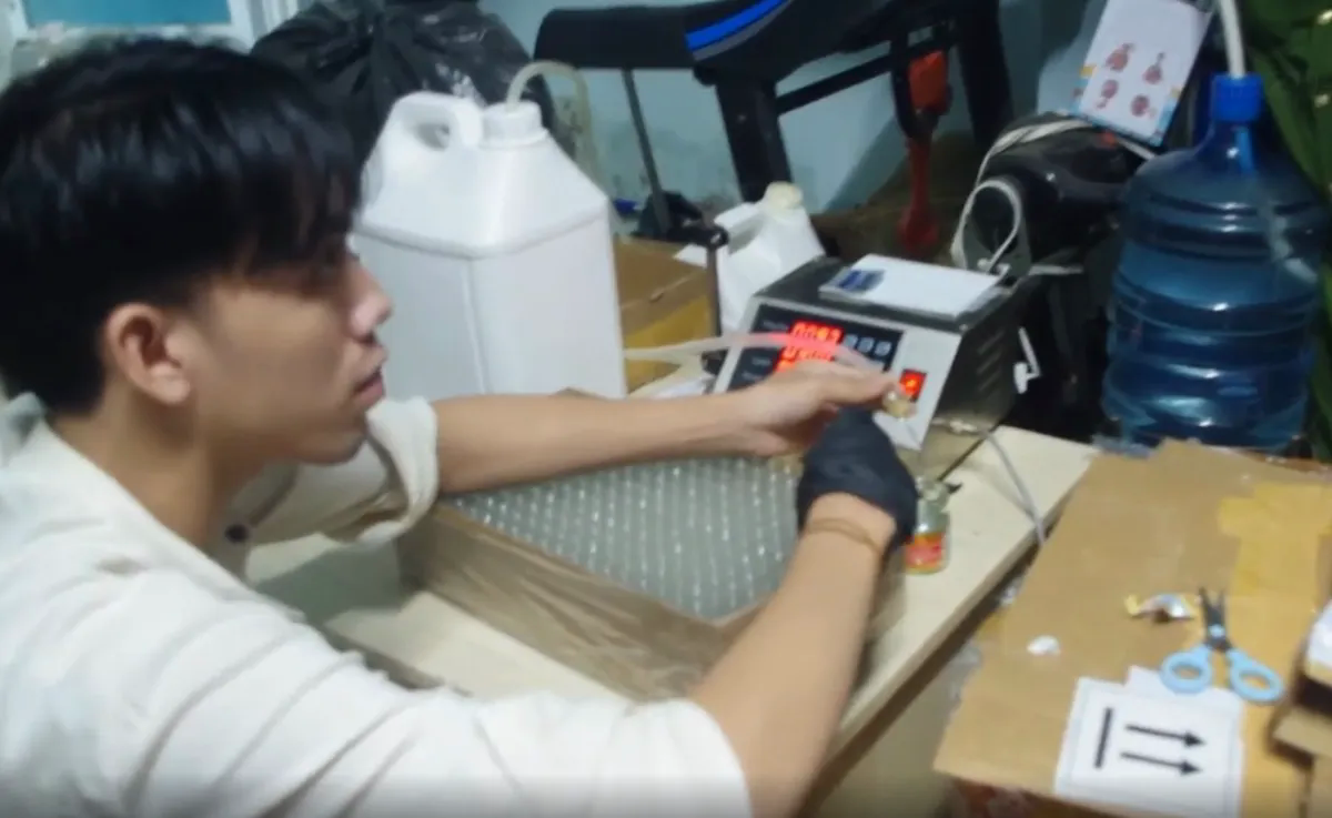 SỐC: Nước hoa "made in Dubai" được sản xuất bằng xi lanh và "máy đánh trứng", lợi nhuận cực khủng- Ảnh 3.