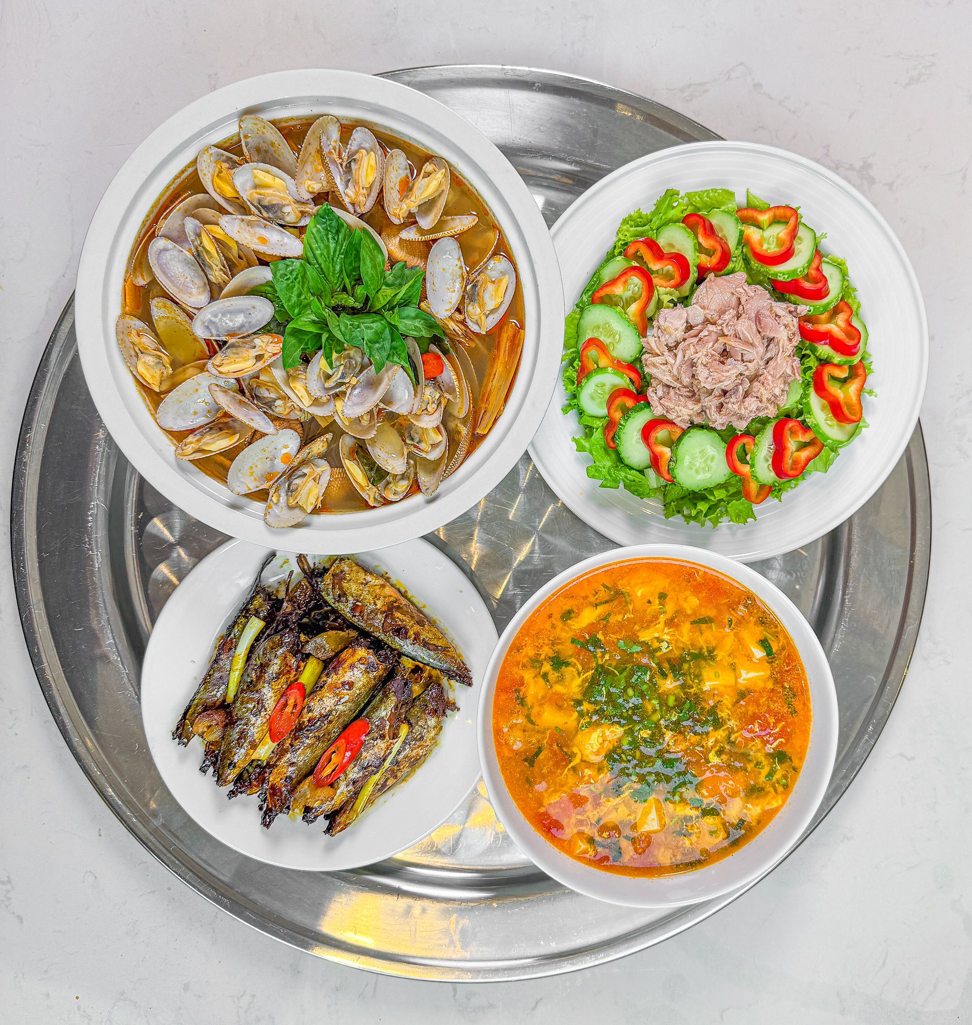 Mẹ Nghệ An khoe mâm cơm nấu cho cả nhà được con trai giúp sức, hội chị em thi nhau xin làm thông gia- Ảnh 8.
