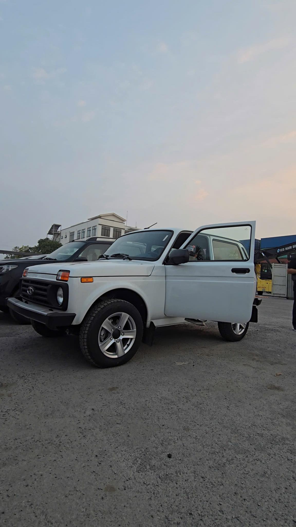 Xe Lada của Nga xếp đầy bãi, sắp bán cho người Việt: Giá rất rẻ, xe rất bền nhưng số đông sẽ chọn xe khác?- Ảnh 6.