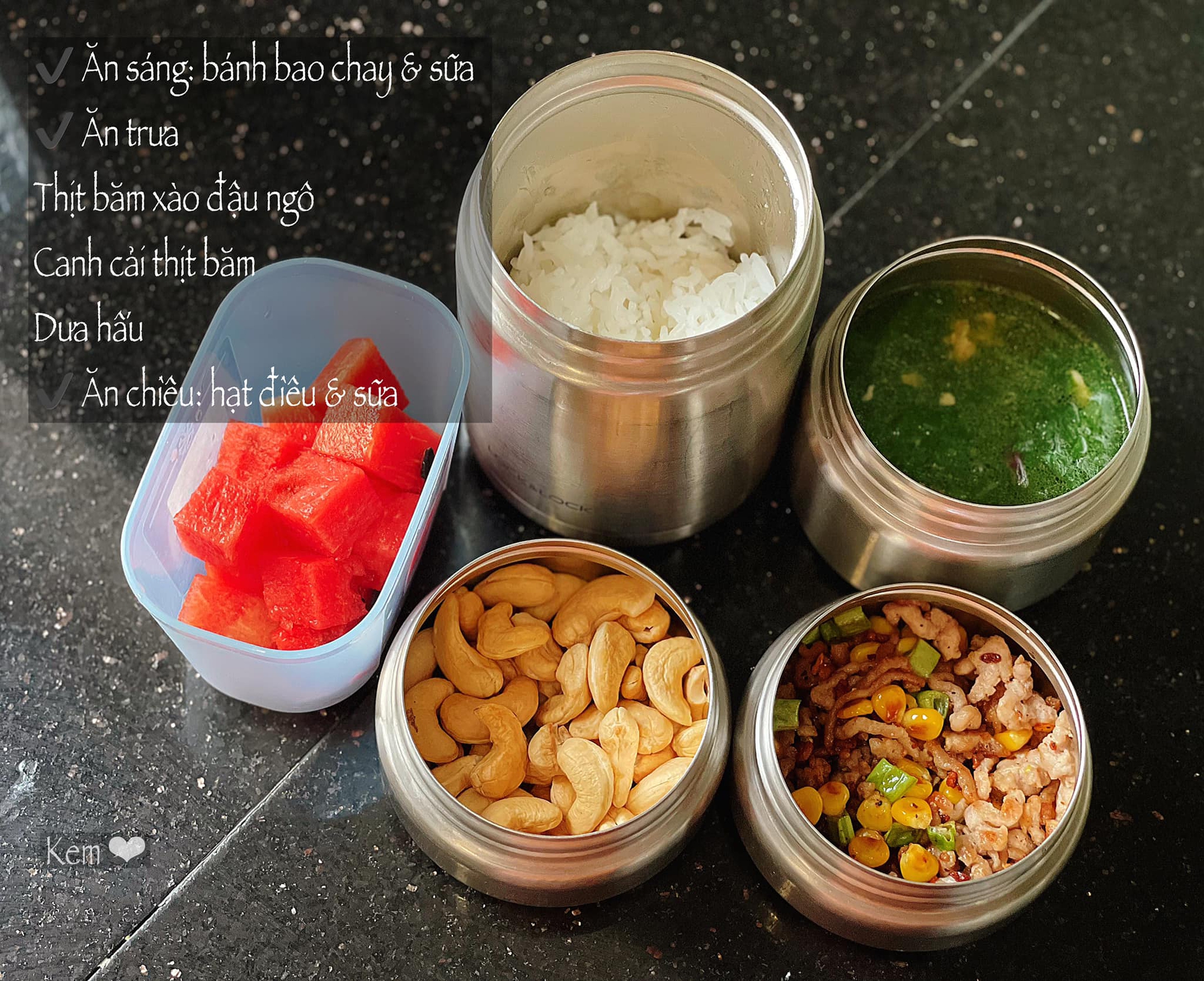 Mẹ Hà Nội nấu cơm 2 bữa/ngày cho con gái mang đến lớp, dân tình "rụng tim" với những hộp cơm nhà đẹp như mơ- Ảnh 16.
