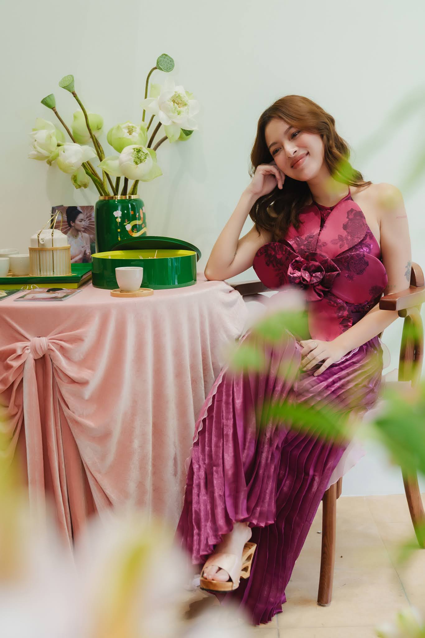 Mẫu áo dài hơn 3 triệu khiến dân tình "quay xe" với  Ý Nhi, còn đụng hàng ngay với Đinh Ngọc Diệp- Ảnh 9.