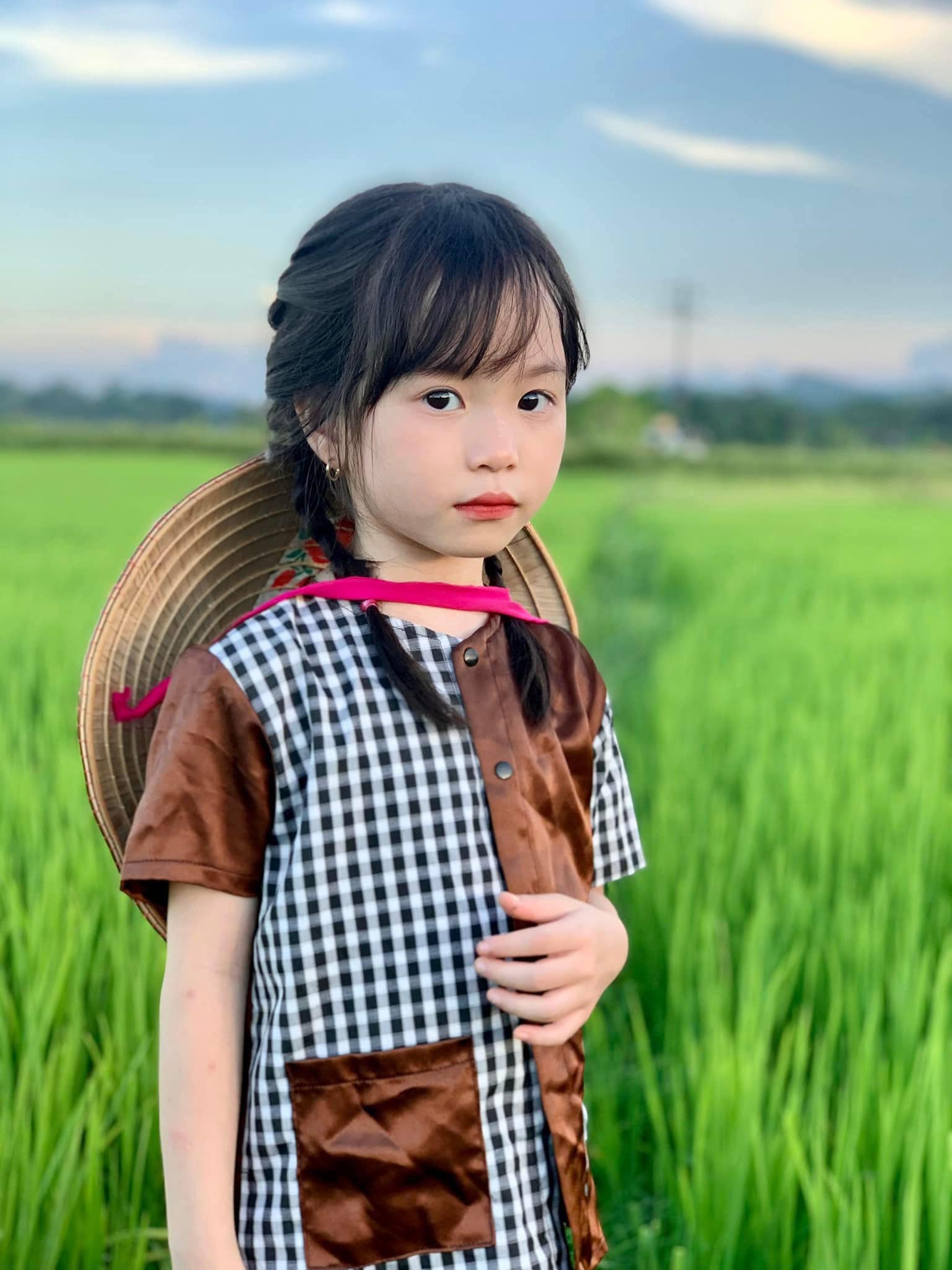Mẹ Hà Nội nấu cơm 2 bữa/ngày cho con gái mang đến lớp, dân tình "rụng tim" với những hộp cơm nhà đẹp như mơ- Ảnh 1.