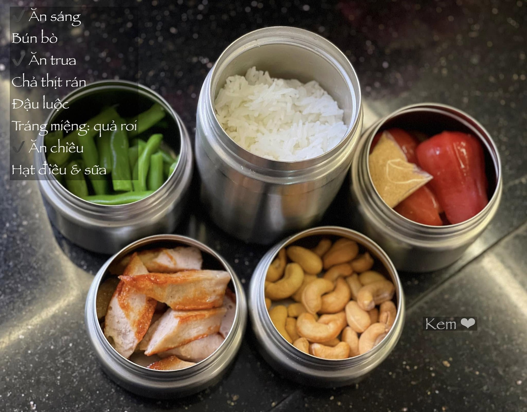 Mẹ Hà Nội nấu cơm 2 bữa/ngày cho con gái mang đến lớp, dân tình "rụng tim" với những hộp cơm nhà đẹp như mơ- Ảnh 5.