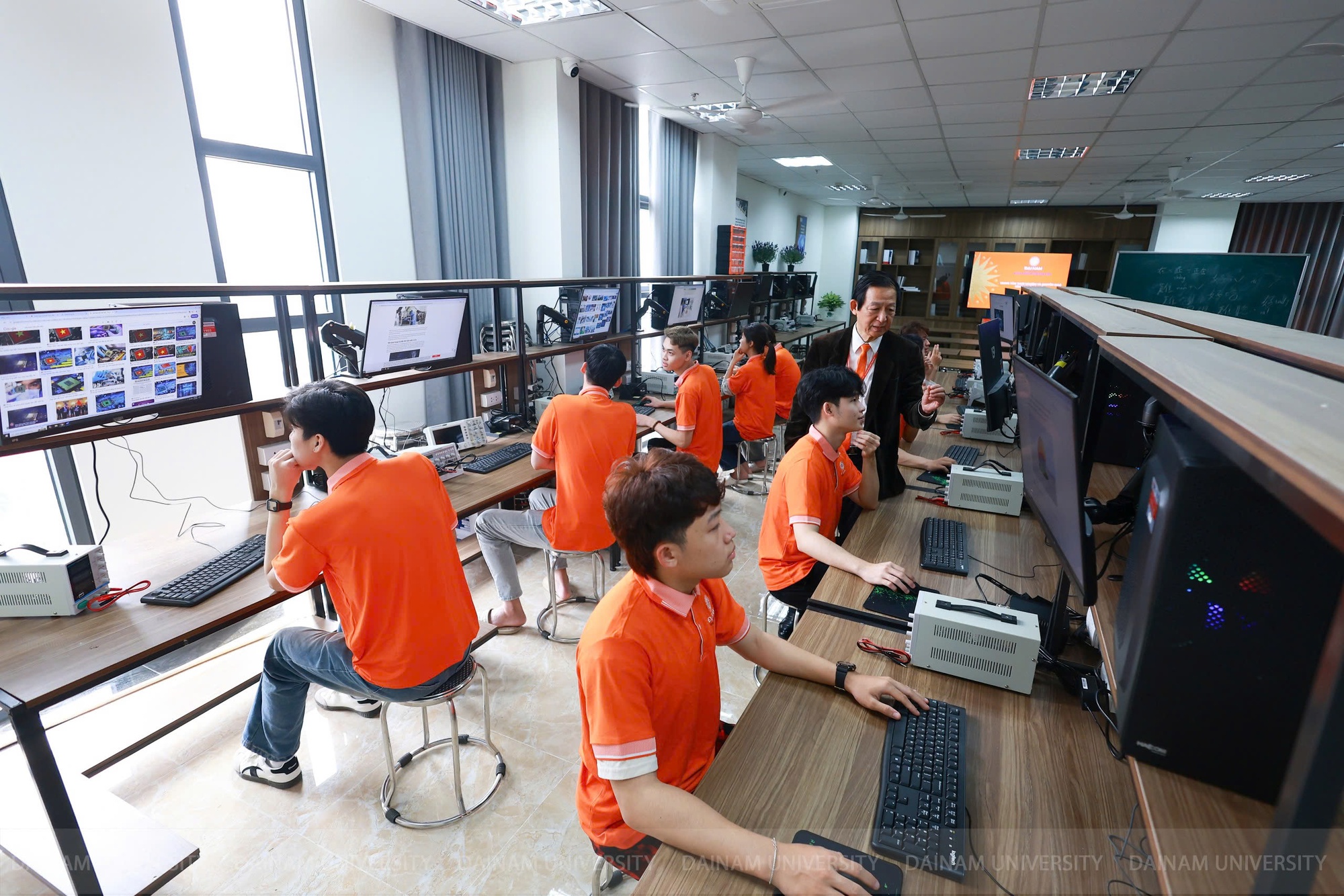 Hiệu trưởng mới của Đại học Đại Nam: Người phụ nữ của tư duy đổi mới và tinh thần kết nối- Ảnh 5.