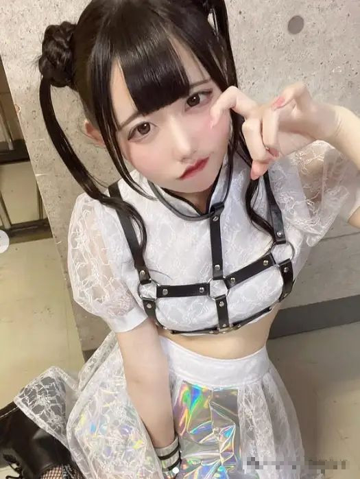 Cận cảnh nhan sắc của nữ coser "hot nhất" lúc này: "Tấn công" bạn trai vì ghen tuông mù quáng- Ảnh 3. Cận cảnh nhan sắc của nữ coser "hot nhất" lúc này: "Tấn công" bạn trai vì ghen tuông mù quáng- Ảnh 3.