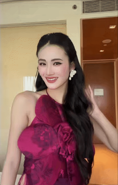 Mẫu áo dài hơn 3 triệu khiến dân tình "quay xe" với  Ý Nhi, còn đụng hàng ngay với Đinh Ngọc Diệp- Ảnh 1.