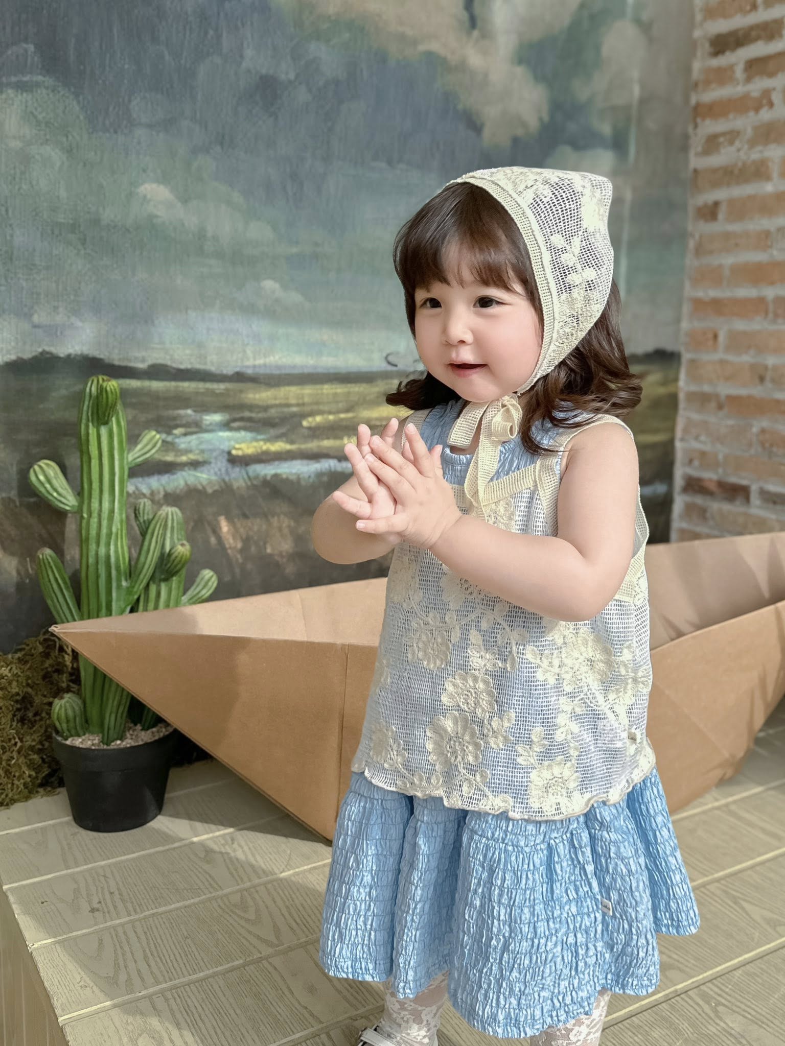 Bé gái 2 tuổi sở hữu gương mặt búp bê khiến MXH chao đảo, làm mẫu cho 30 thương hiệu, chưa hề qua đào tạo- Ảnh 7.