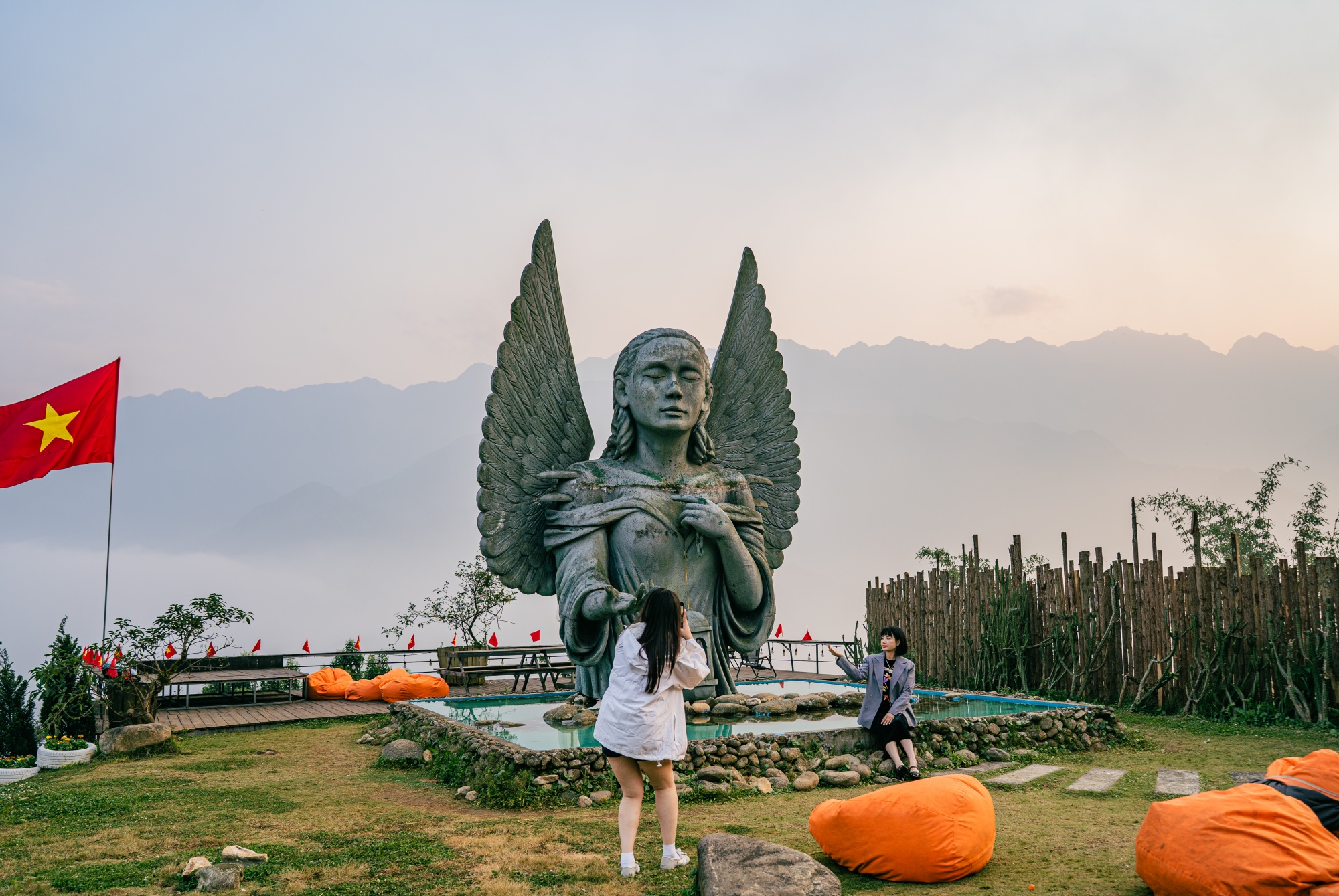 Mùa hè trốn nắng nóng rủ nhau đi chơi ở Sa Pa và đây là những địa điểm check-in kiểu gì cũng có ảnh đẹp!- Ảnh 1. Mùa hè trốn nắng nóng rủ nhau đi chơi ở Sa Pa và đây là những địa điểm check-in kiểu gì cũng có ảnh đẹp!- Ảnh 1.