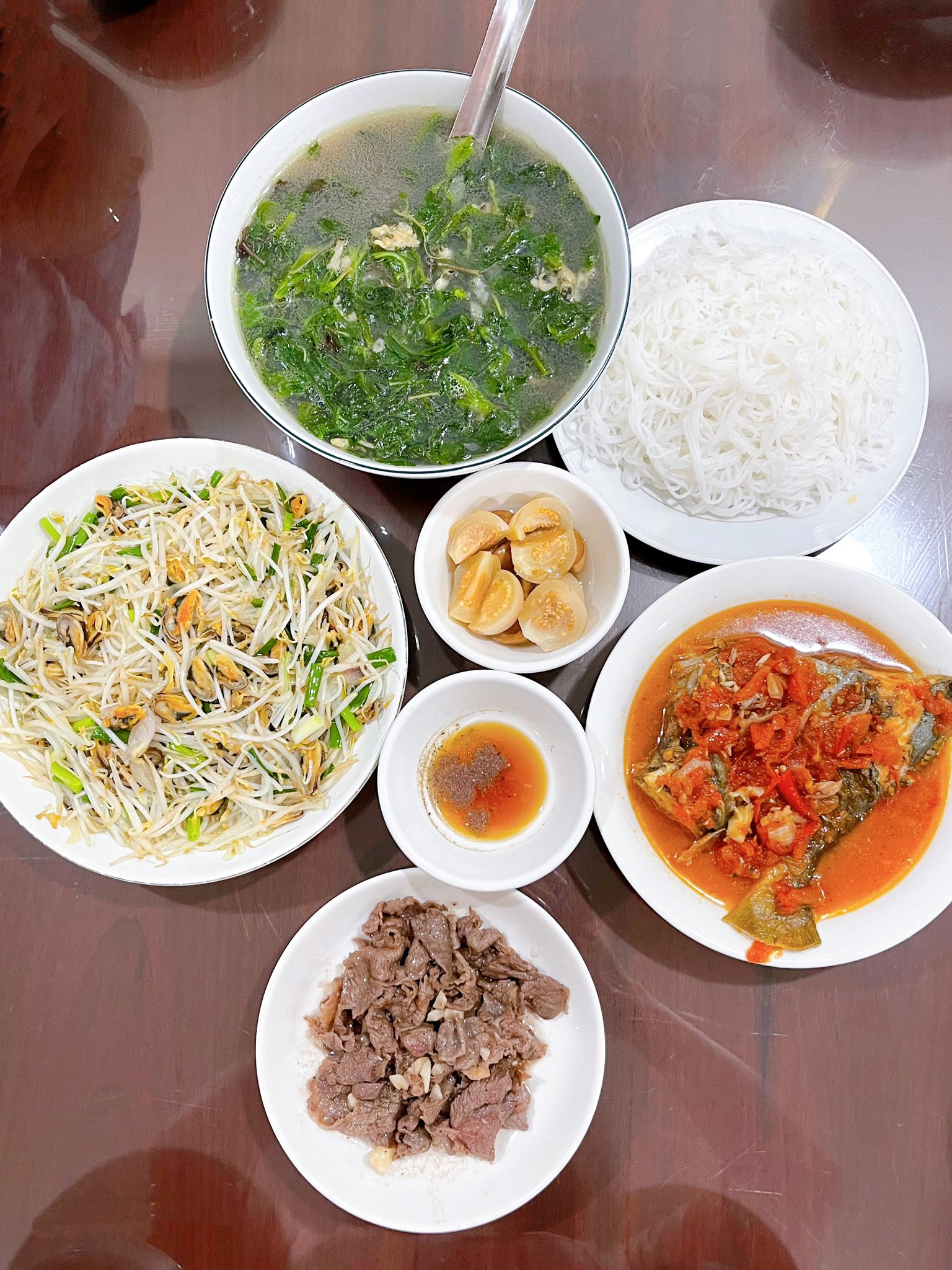 Mẹ chồng nấu cơm cữ cho con dâu ngày nào cũng thịnh soạn, hoành tráng, chị em ghen tỵ: "Cho ở cữ chung với"- Ảnh 9.